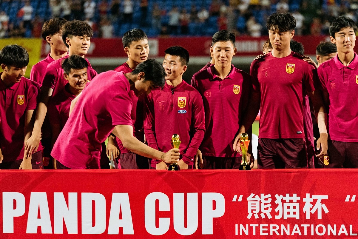 赛场上队员们配合的什么最终取得了好成绩