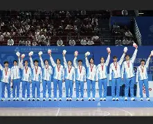 扬帆把舵奋勇拼搏16字口号